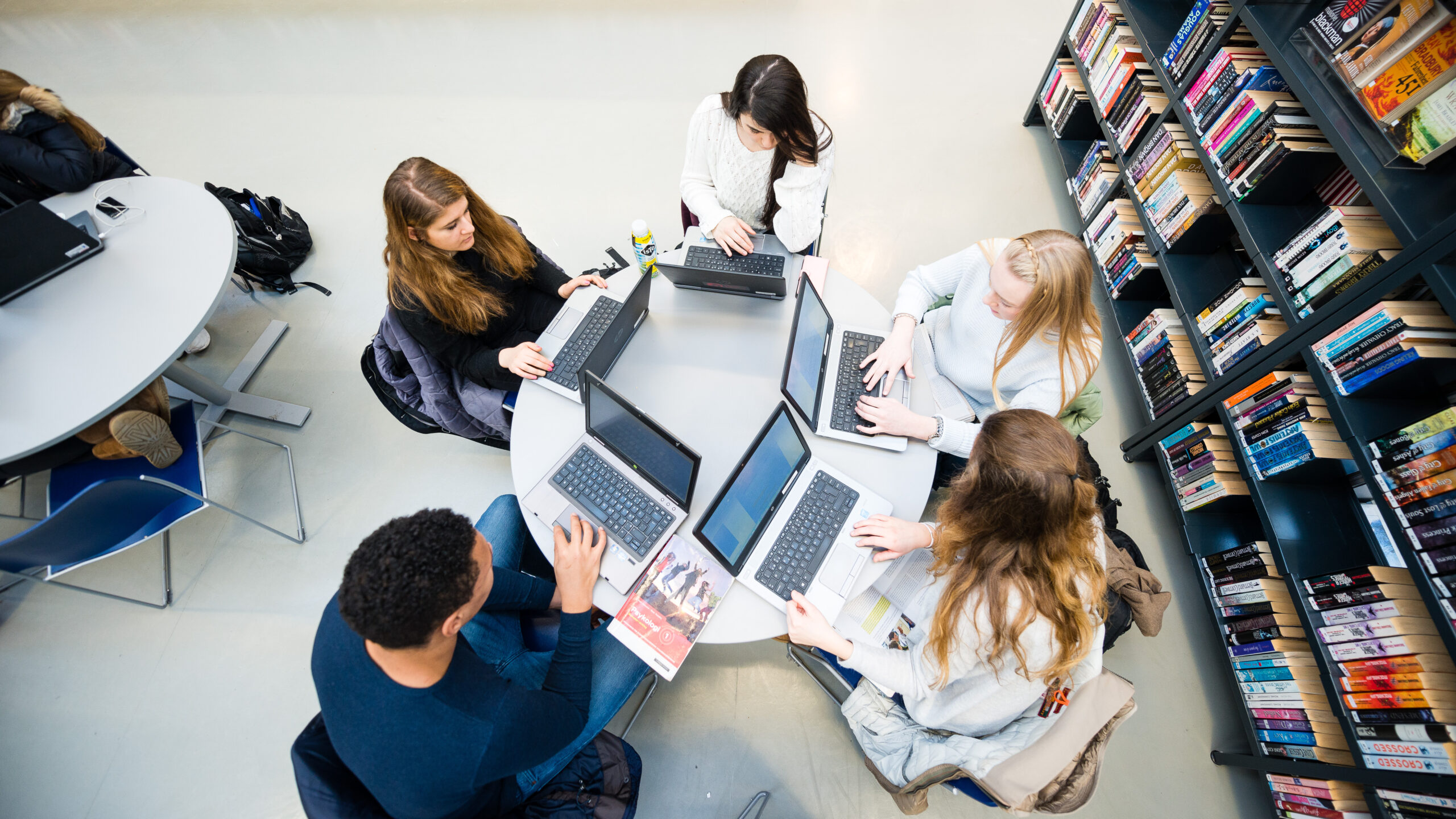 Arbeid ved PC_Drammen VGS_Foto Tom Atle Bordevik