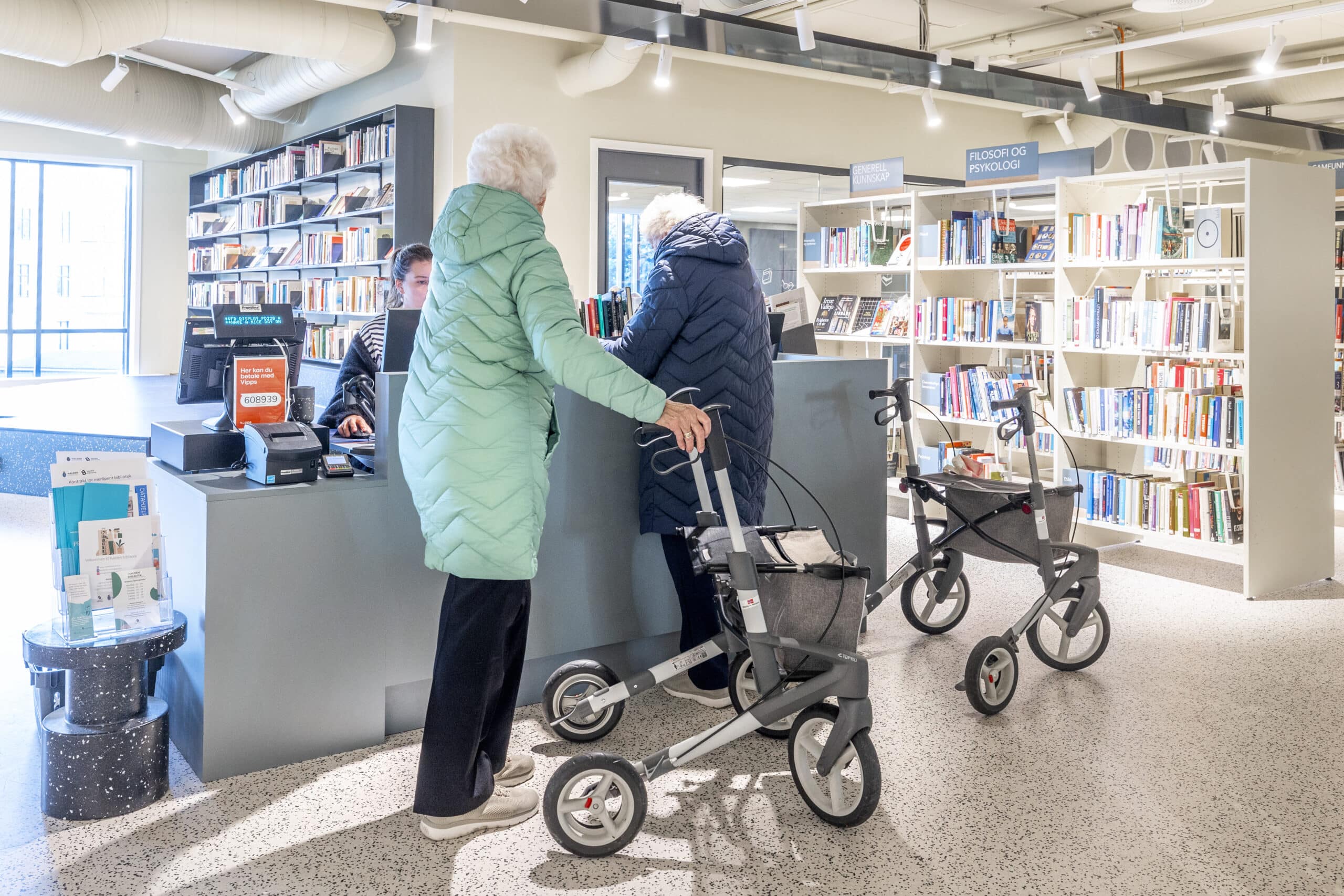 Enkel tilkomst til lokalet og skranken på Halden bibliotek © Fredrik Naumann/Felix Features